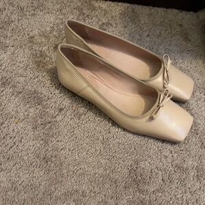 Vince Camuto lofers. Women’s shoes  brand new, never worn 9.5
